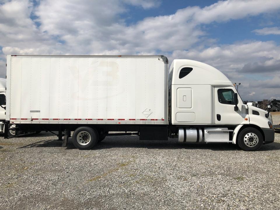 Used 2015 Freightliner Cascadia For Sale in Southhaven, MS 38671 ...